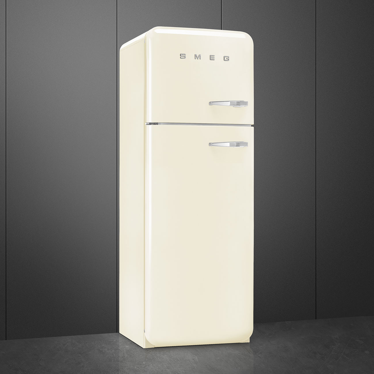 Двухкамерный холодильник SMEG FAB30LCR3 купить в интернет-магазине Премьер  Техно в Краснодаре. Цена, фото, характеристики, доставка